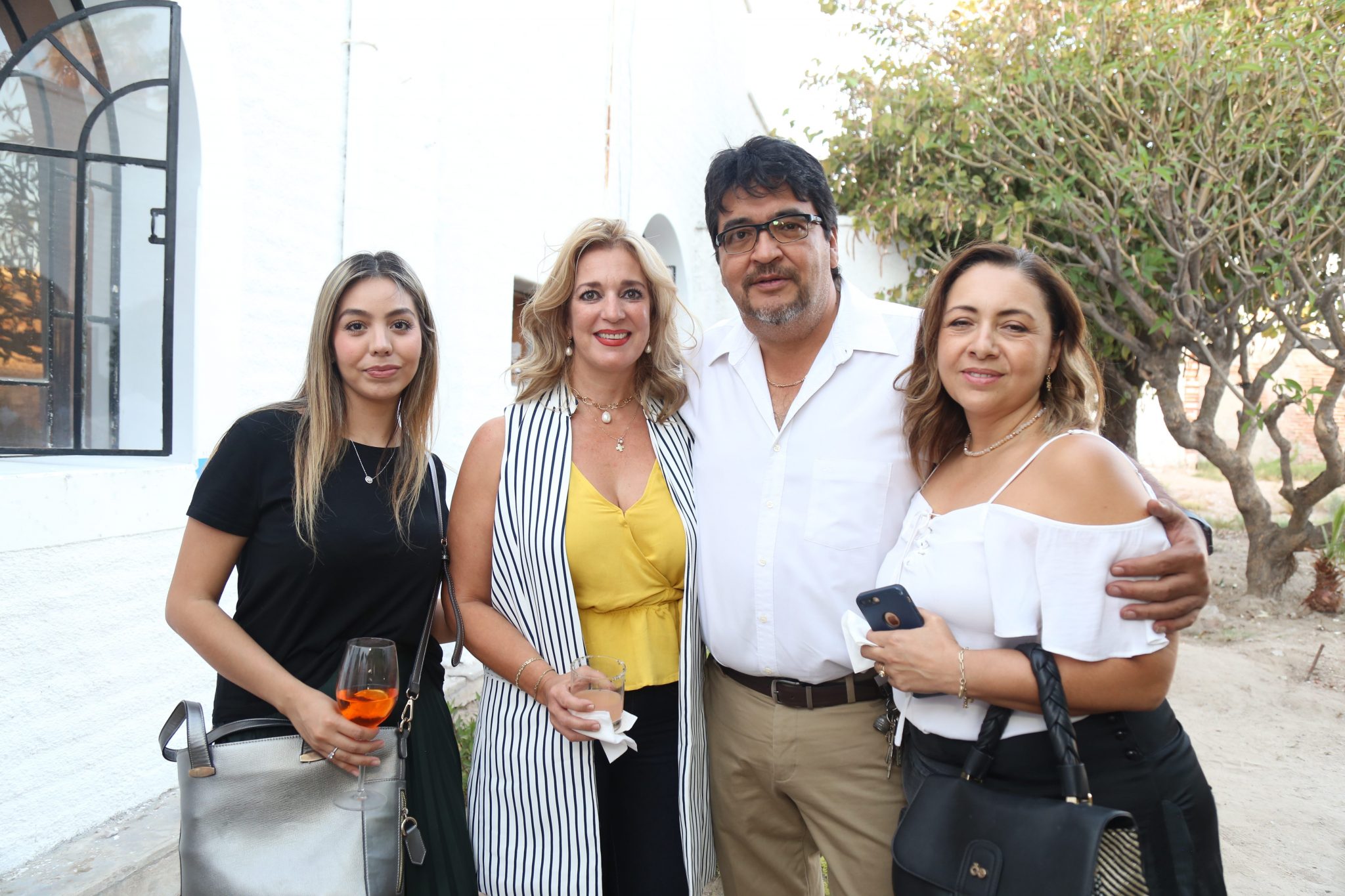 Claudia Camacho, Itzel Loya, Moises y Lili Scholnik