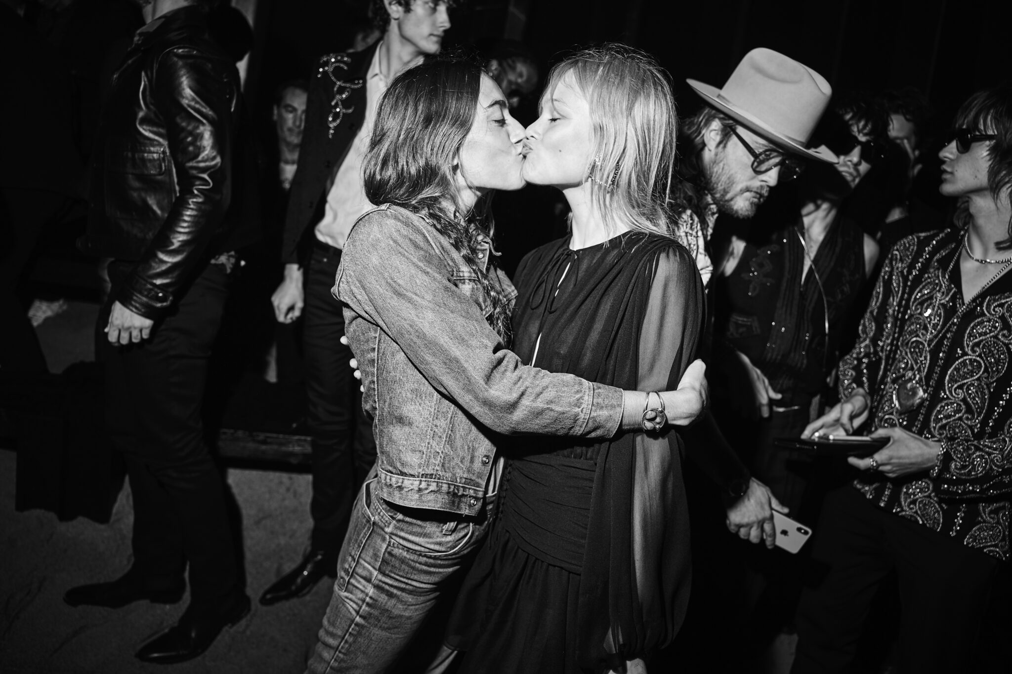 Gray Sorrenti & Simona Kust_HR