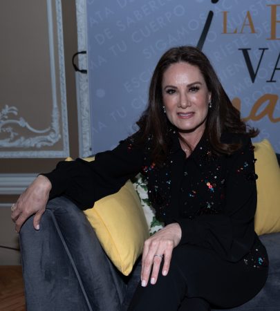 Gloria Calzada presenta su libro