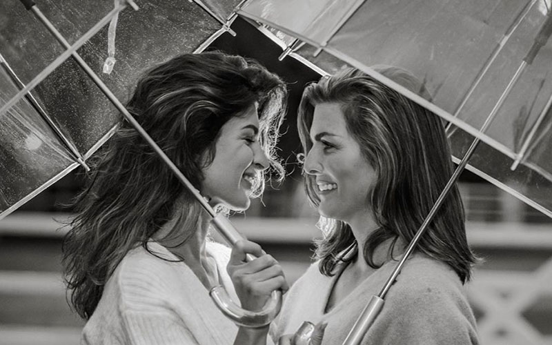 Yaya Kosikova y su pareja, Montserrat Oliver.