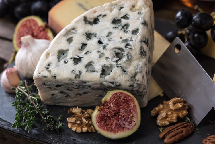 El queso feta es el más recomendado si quieres lograr un buen envejecimiento.