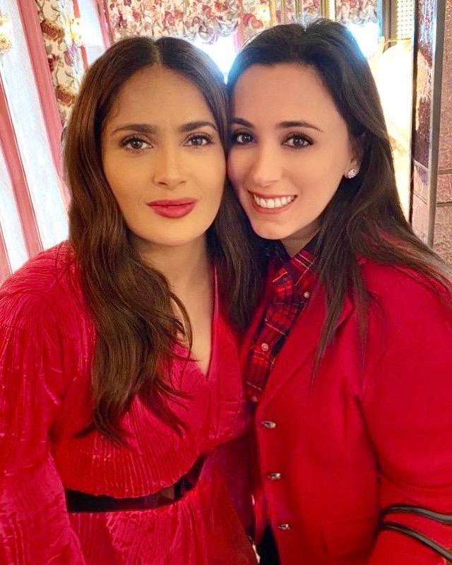 Mexicanas en pro de la mujer: Salma y Hanna.