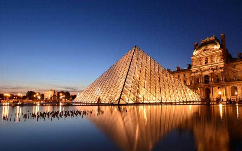 Cierran el museo Louvre
