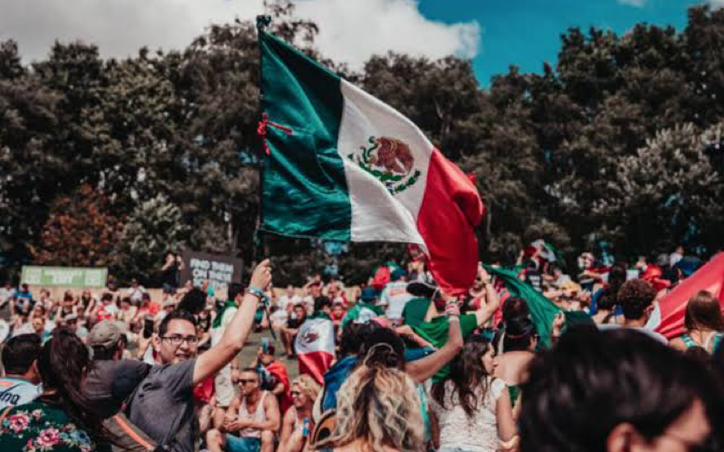 Los Mexicanos Somos Como los Árboles Los Mexicanos Somos Como los Árboles