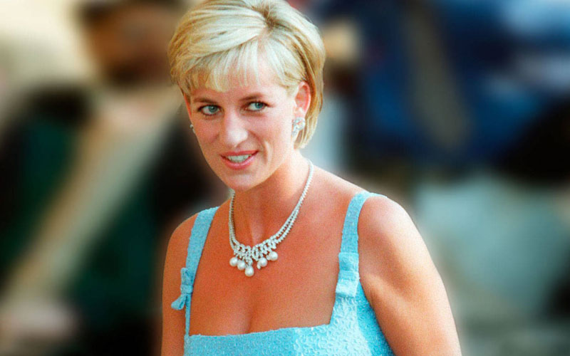 ¿Lady Di se intentó suicidar más de una vez?