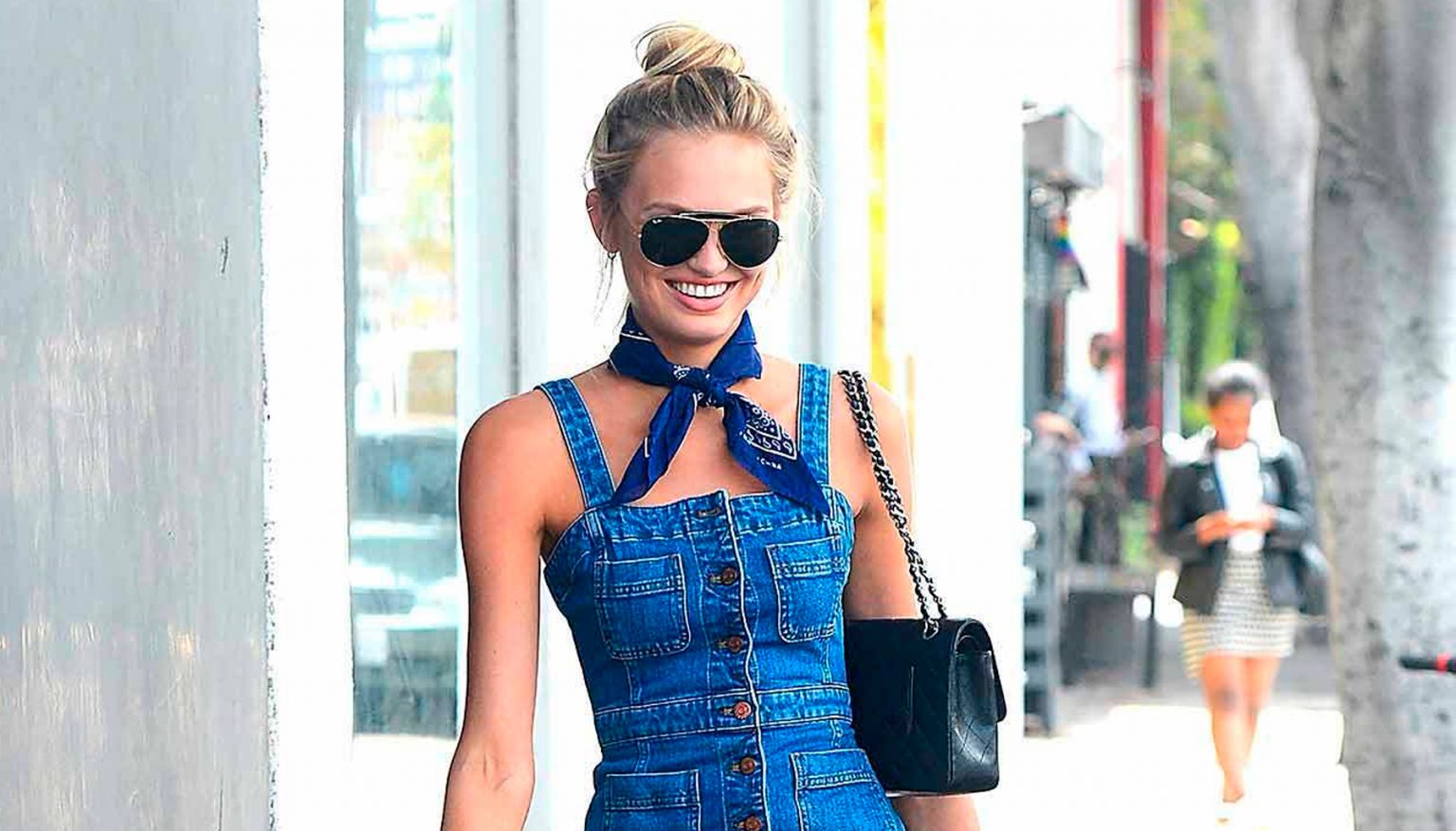 ¿Conoces el nuevo vestido denim favorito de las it girls?