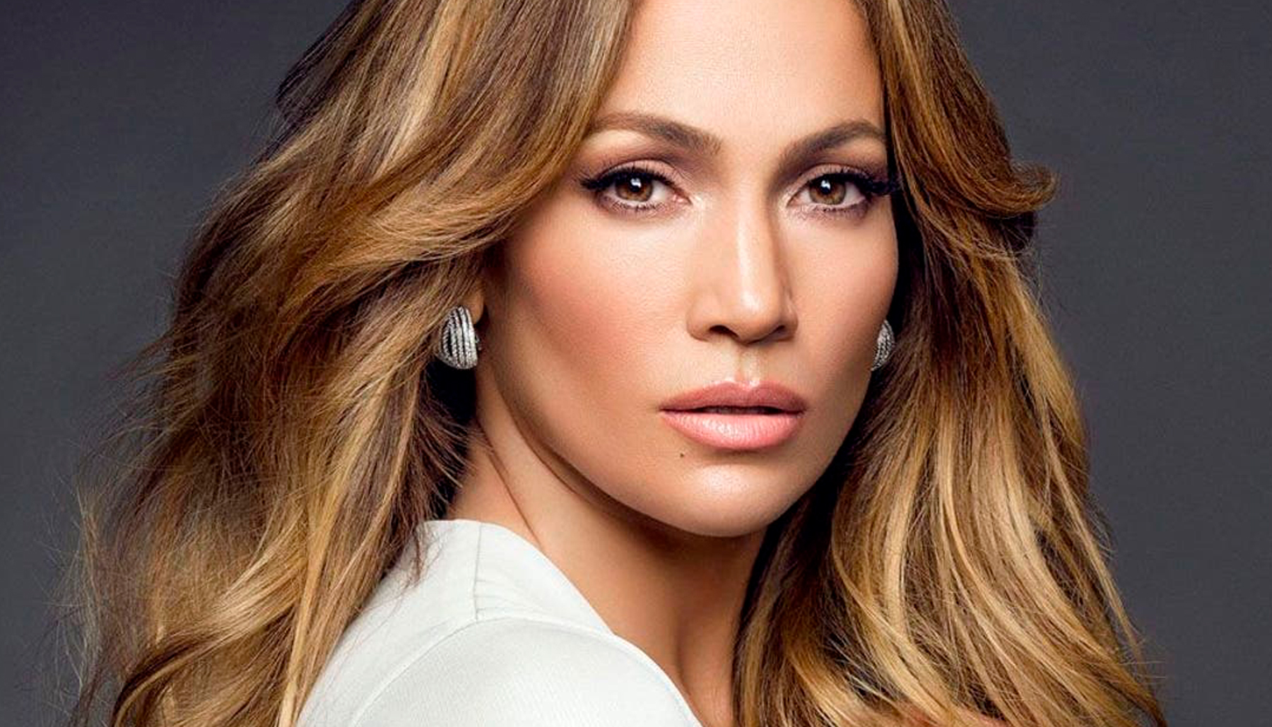 ¿Lista la línea de belleza de JLo?