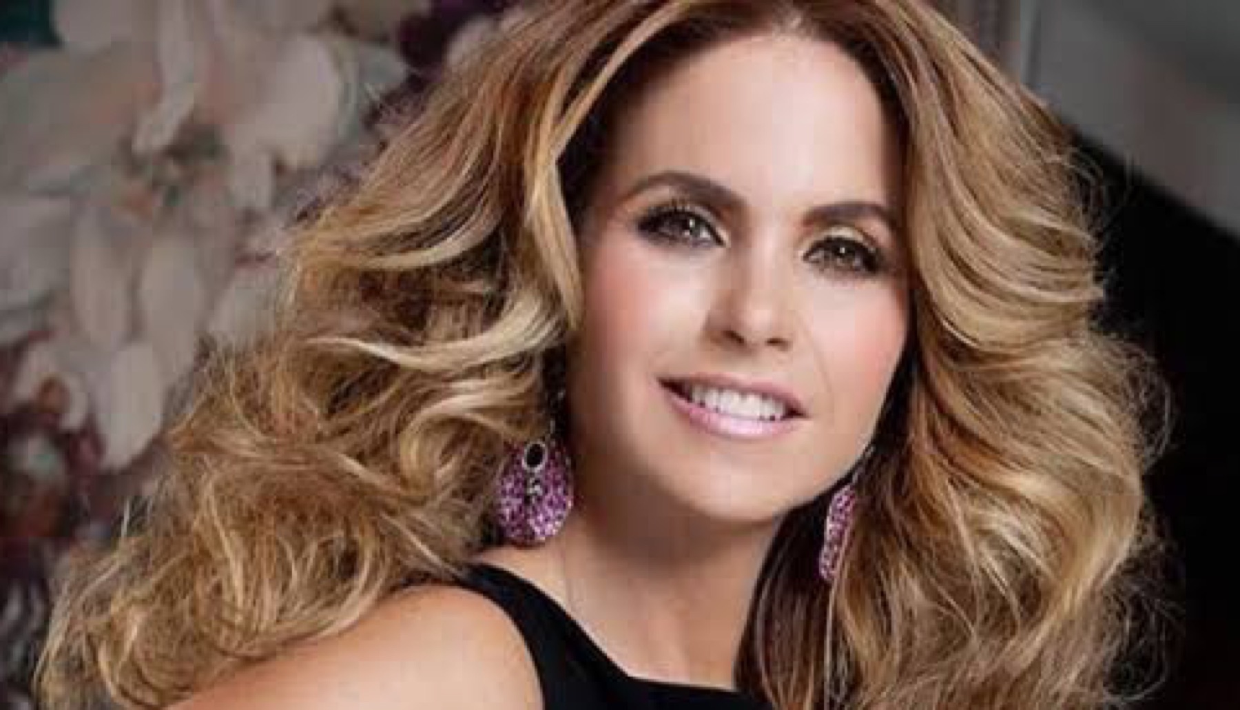 Lucero y Regina: platica entre amigas