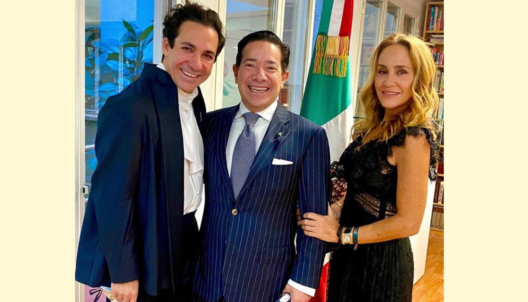 Ale Carlin y William Gaber, los primeros mexicanos en unirse civilmente en la Embajada de México en España