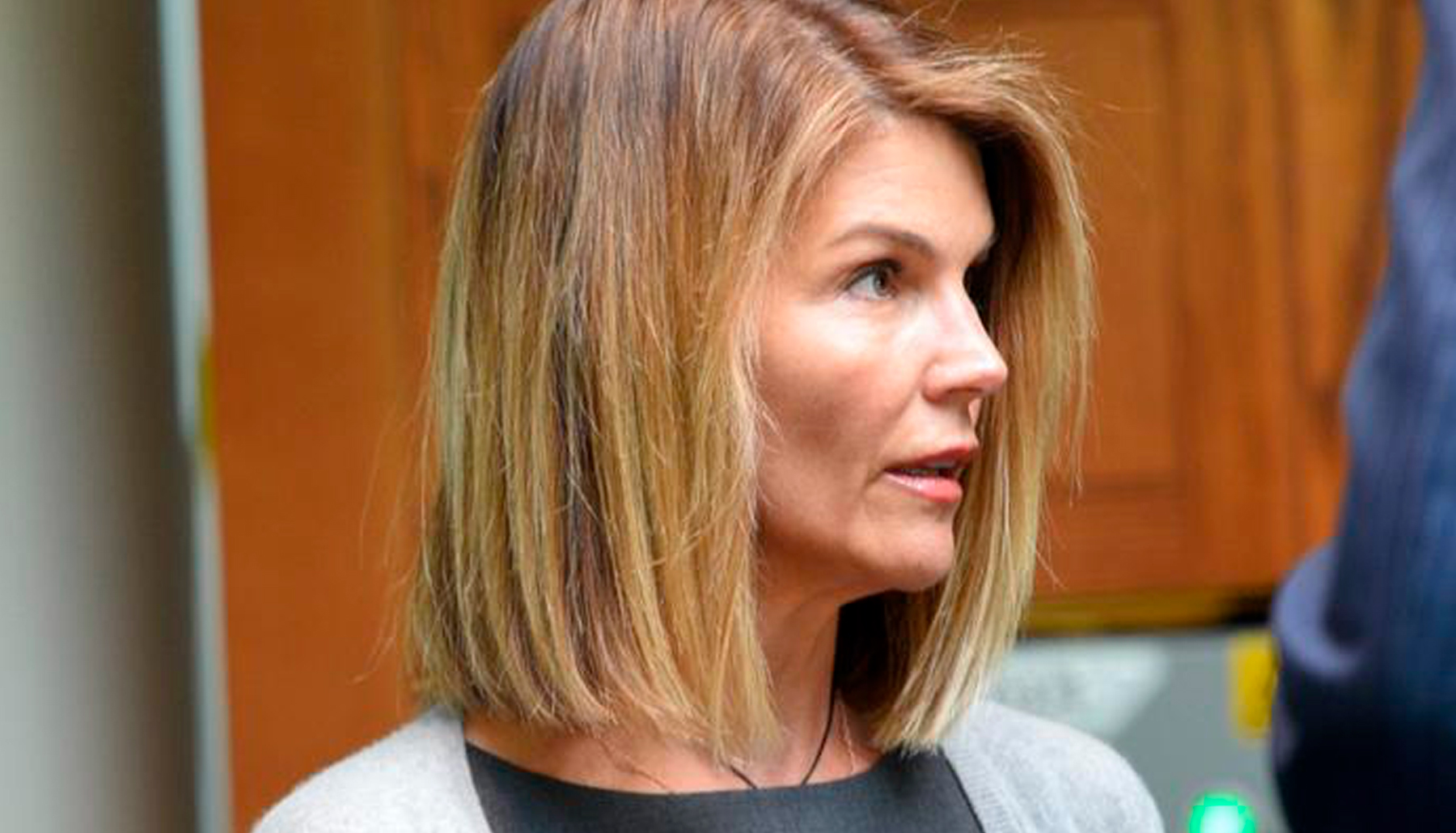 ¿Cómo vive Lori Loughlin sus días en la cárcel?