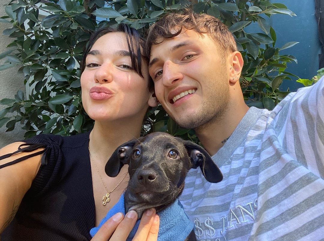 Dua Lipa fortalece su amor con Anwar en el racho de los Hadid