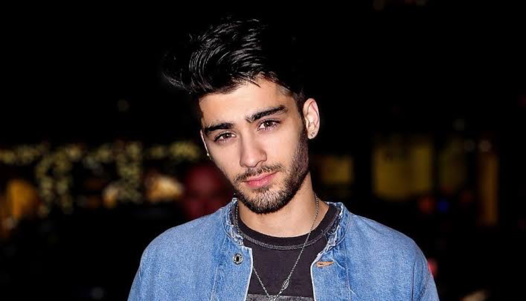 Zayn Malik preocupa a sus fans por su forma de beber y fumar
