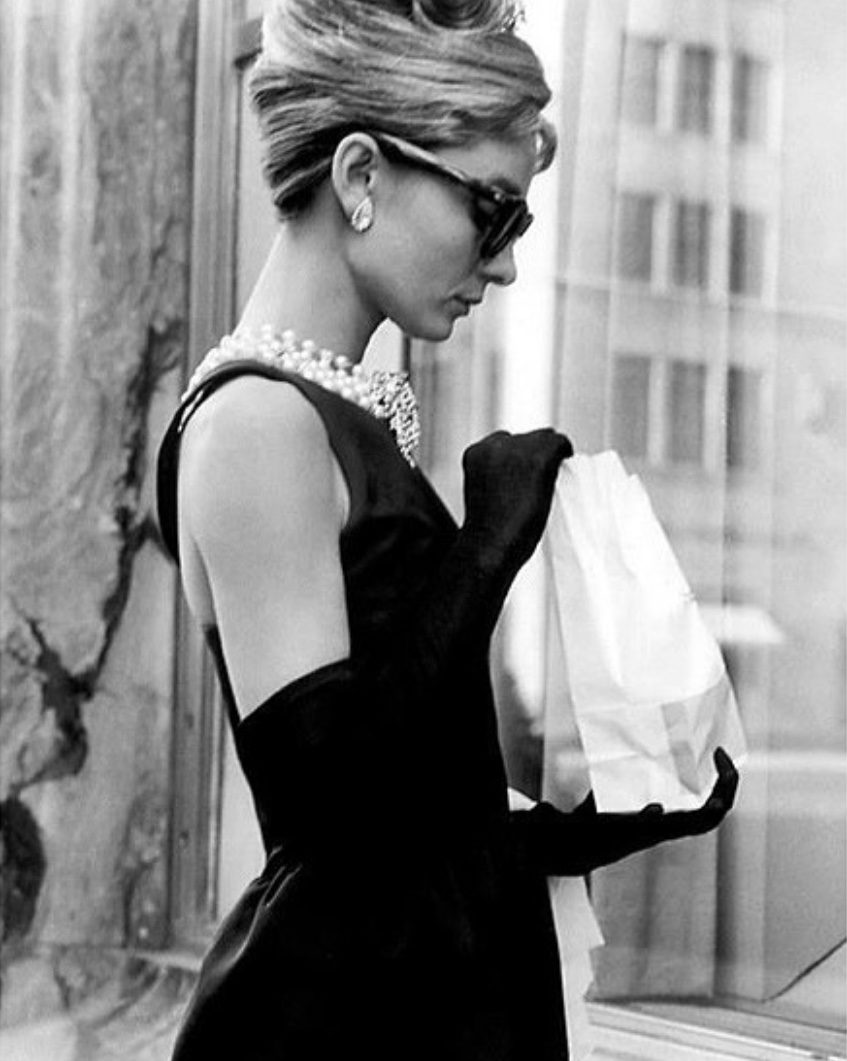 "Holly Golightly" en Breakfast at Tiffany's.