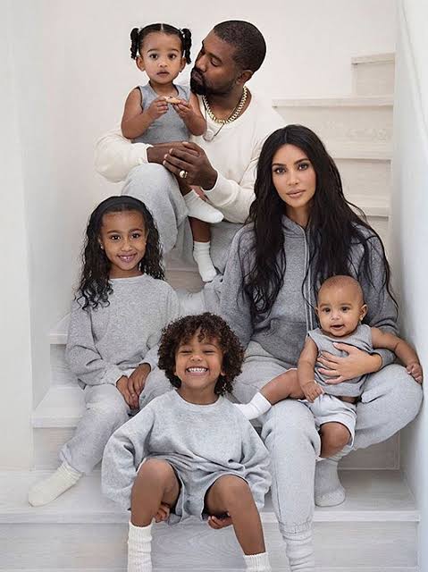 Kim, Kanye y sus hijos.
