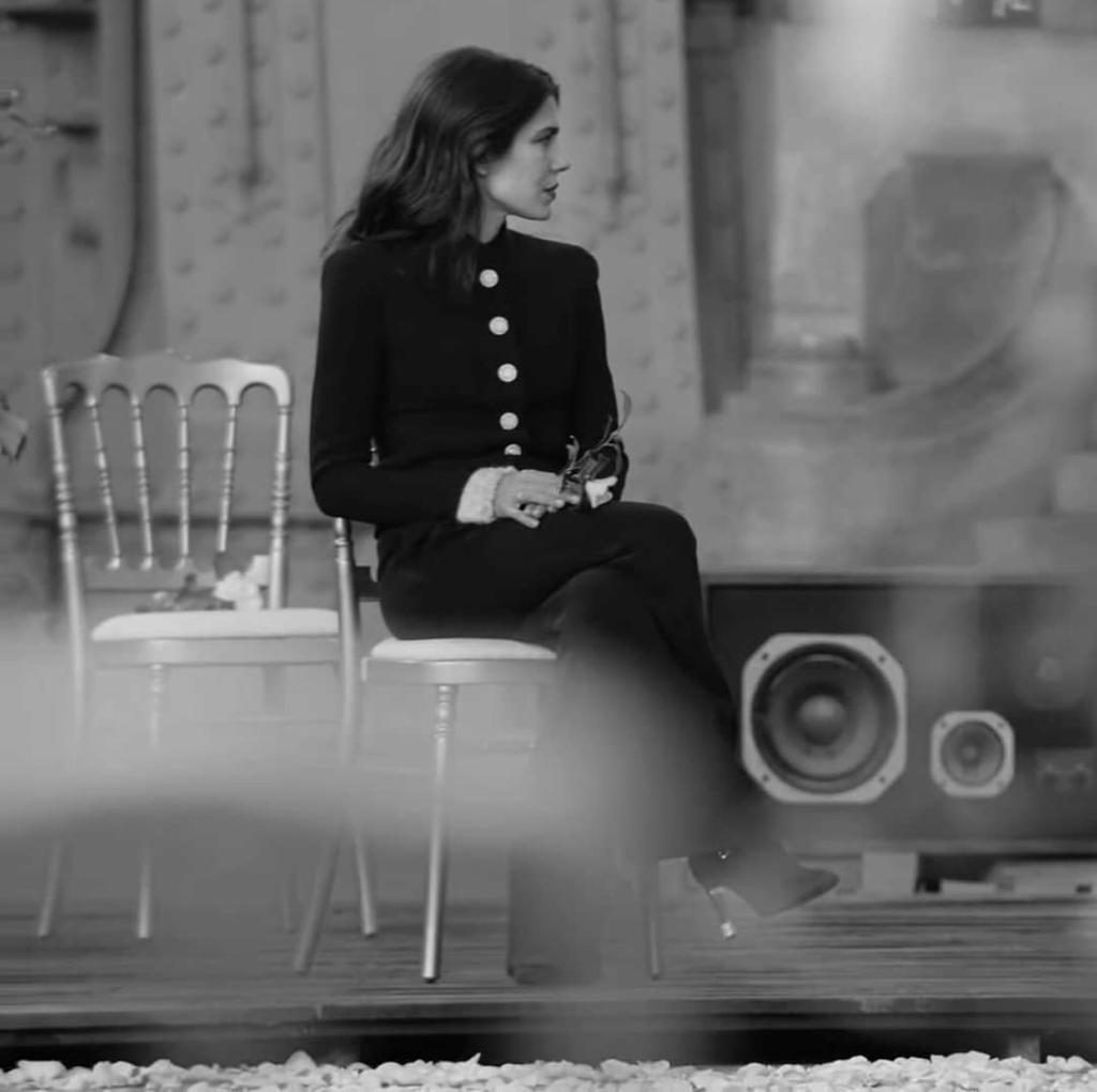 Chanel y Carlota de Mónaco deslumbran en París