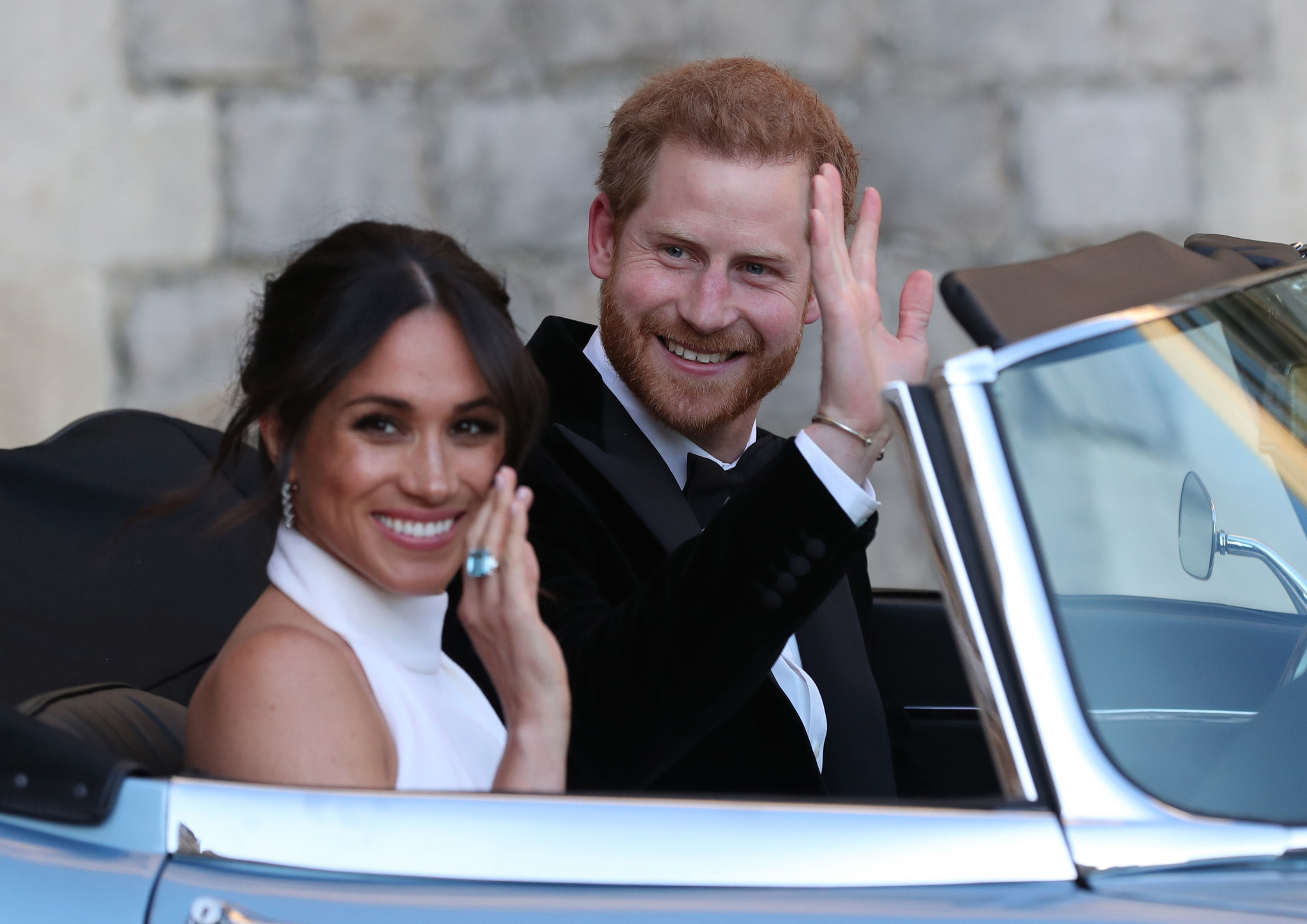 Buckingham confirma que Harry y Meghan quedan fuera de la Familia Real