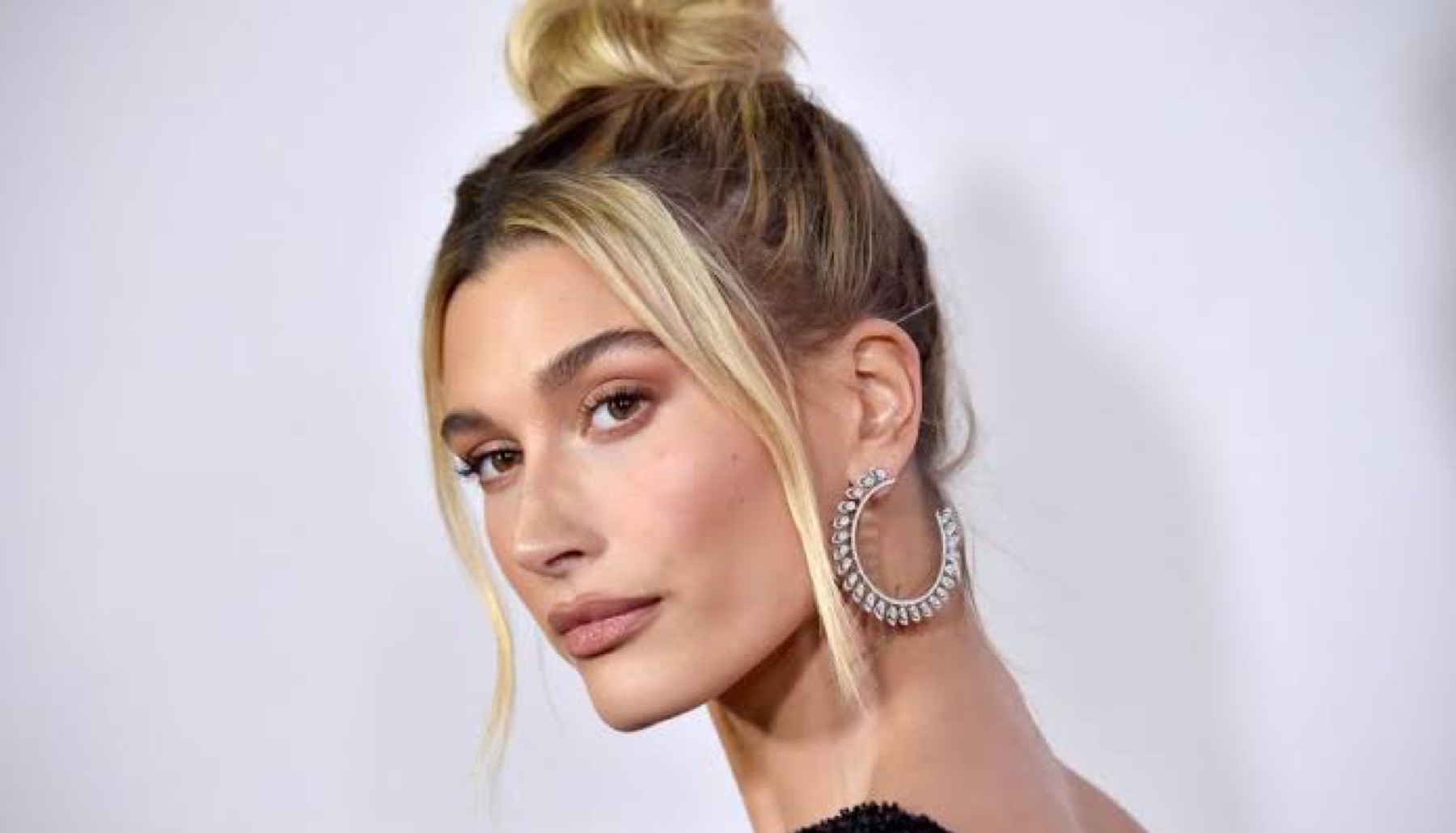Hailey Bieber prepara Rhode, su marca de belleza