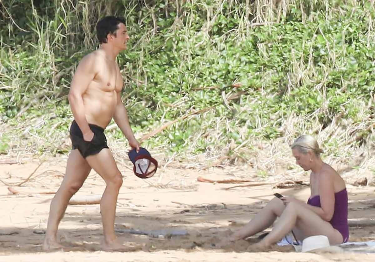 Katy-Perry-Orlando-Bloom-Hawai-2