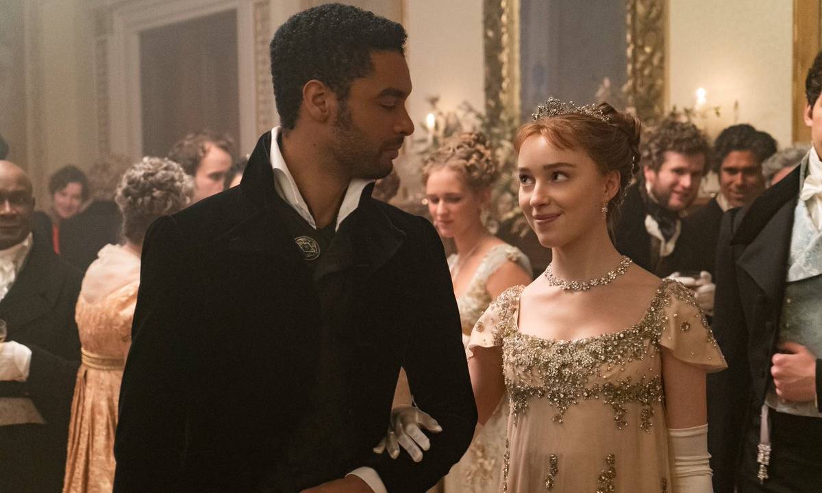Regé-Jean Page, el galán de la serie “Bridgerton”, ¡sí tiene novia!
