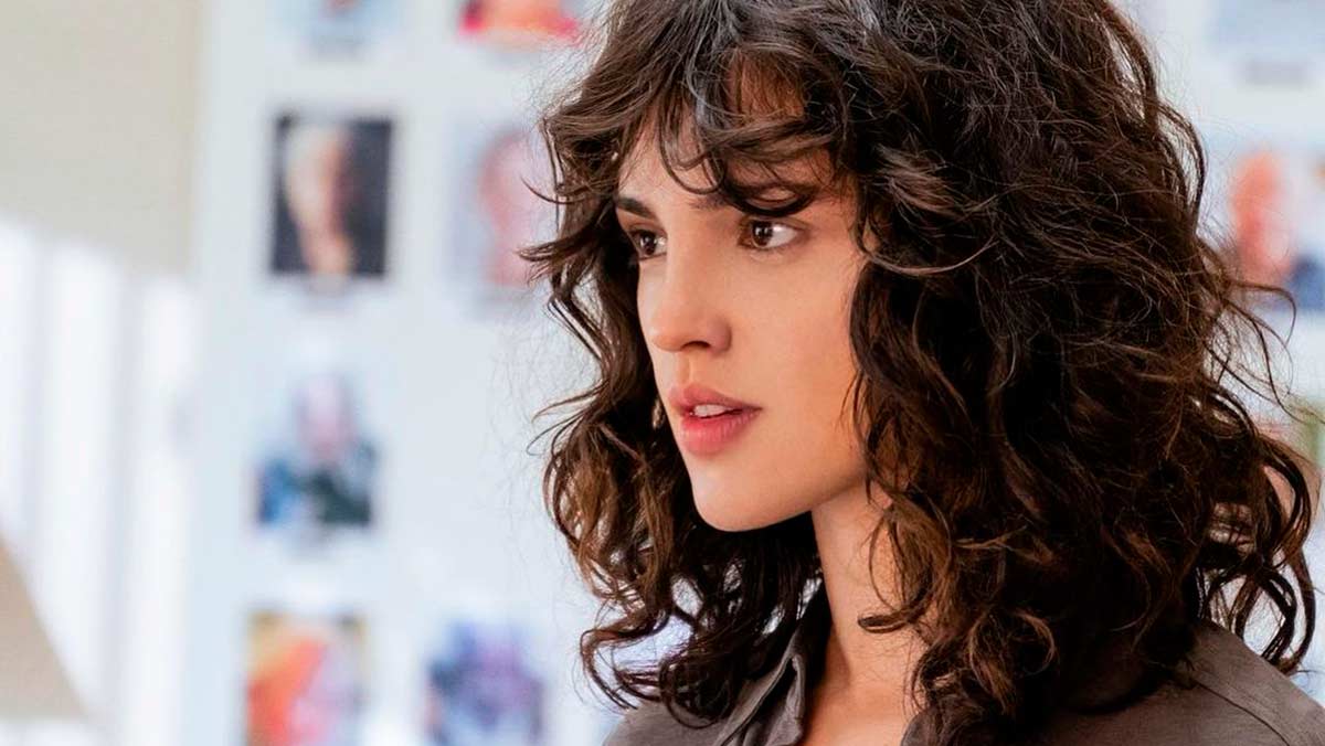 Eiza tiene a todos hablando de su nueva película en Netflix, ¿por?