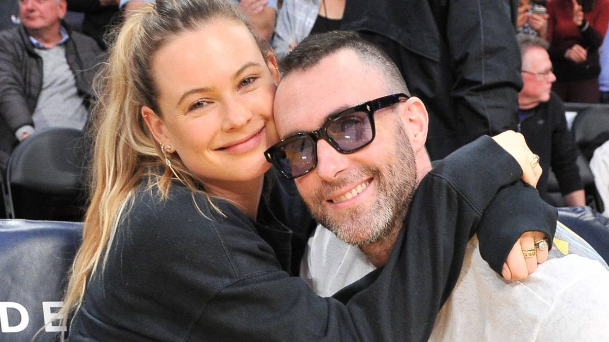 Adam Levine y Behati Prinsloo compran enorme mansión en Montecito