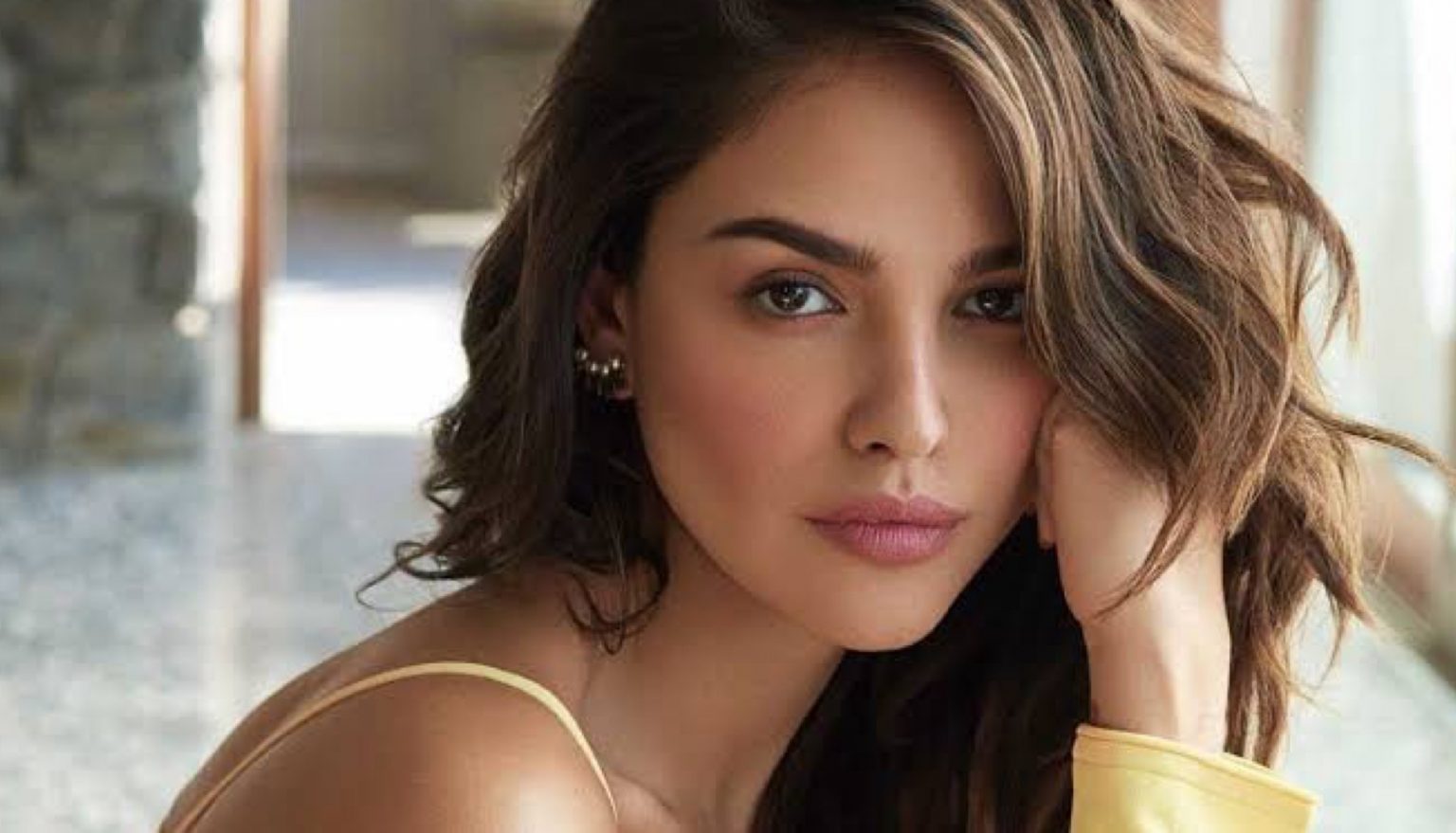 Eiza González y Demián Bichir son padre e hija en ‘Godzilla vs. Kong’ Eiza González y Demián Bichir son padre e hija en ‘Godzilla vs. Kong’
