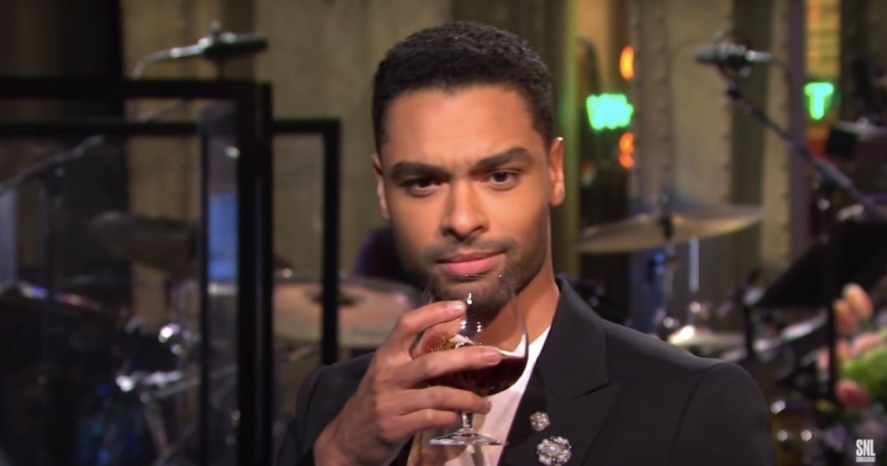 Regé-Jean Page se une a Chris Evans y Ryan Gosling en nueva cinta de Netflix