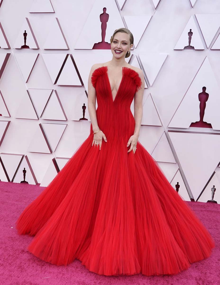 Amanda Seyfried en los Oscar 2021.