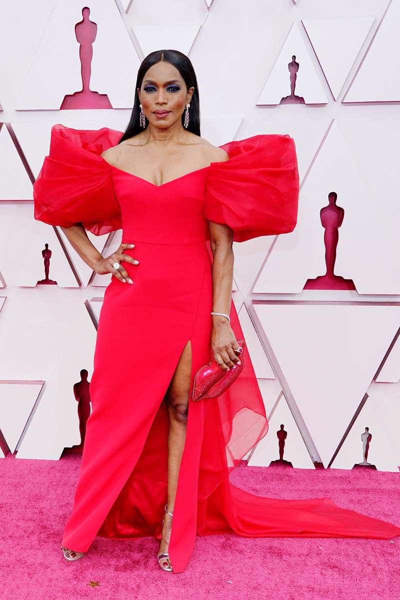 Angela Bassett en los Oscar 2021.