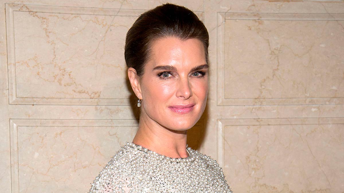 Descubrimos el secreto de Brooke Shields para lucir una piel impecable