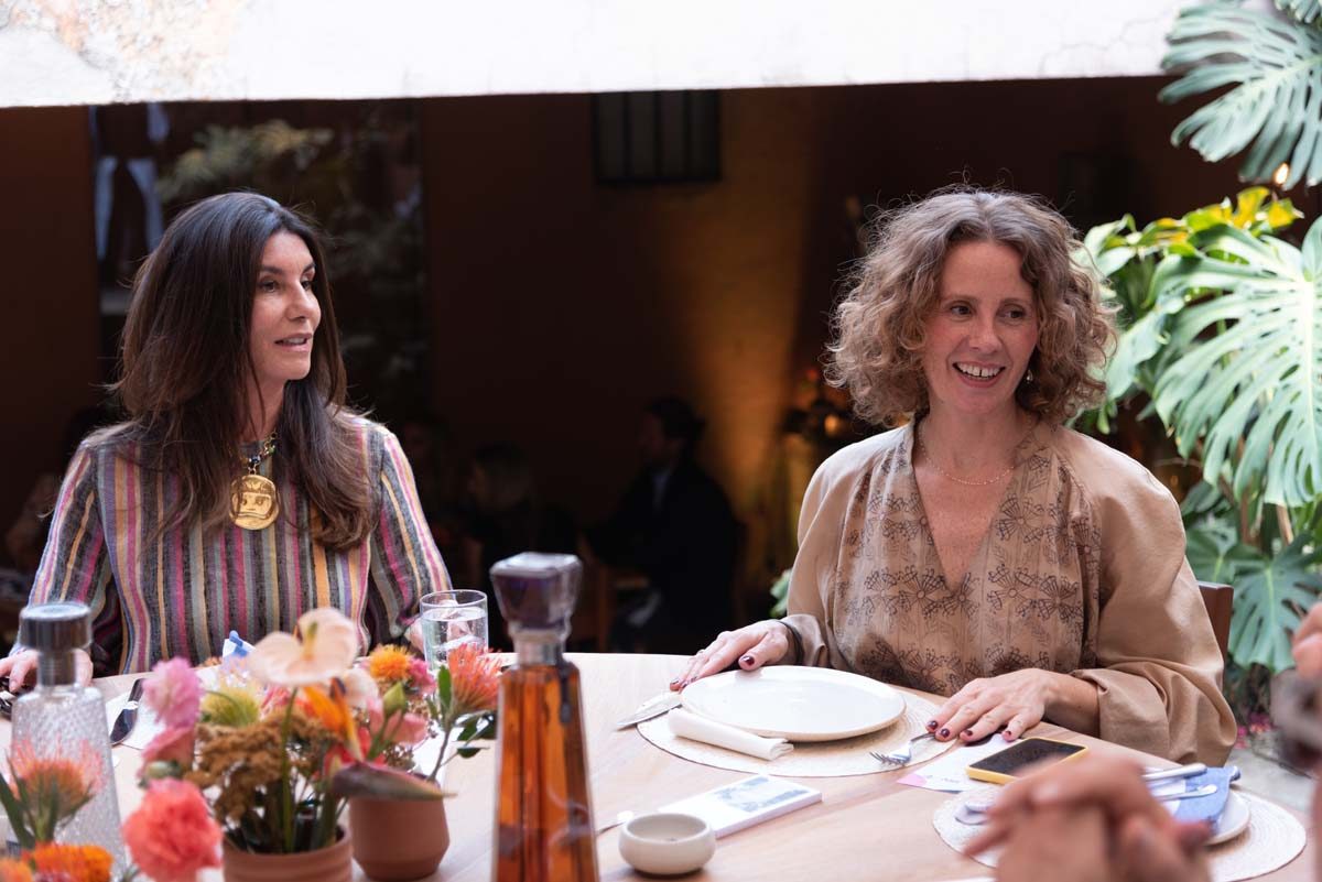 Gaby Garza y Monica Manzuto en la comida por la inauguración de Zona Maco.