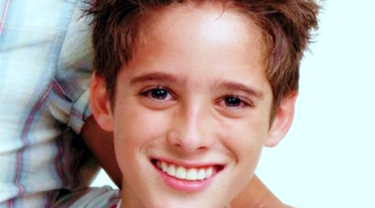 Desde niño, Diego Boneta ya cantaba canciones de Luis Miguel