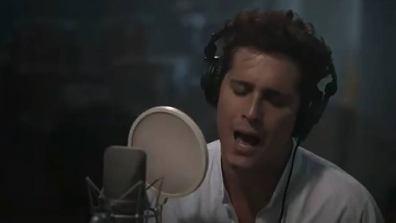 Diego-Boneta-cantando-Luis-Miguel-la-serie