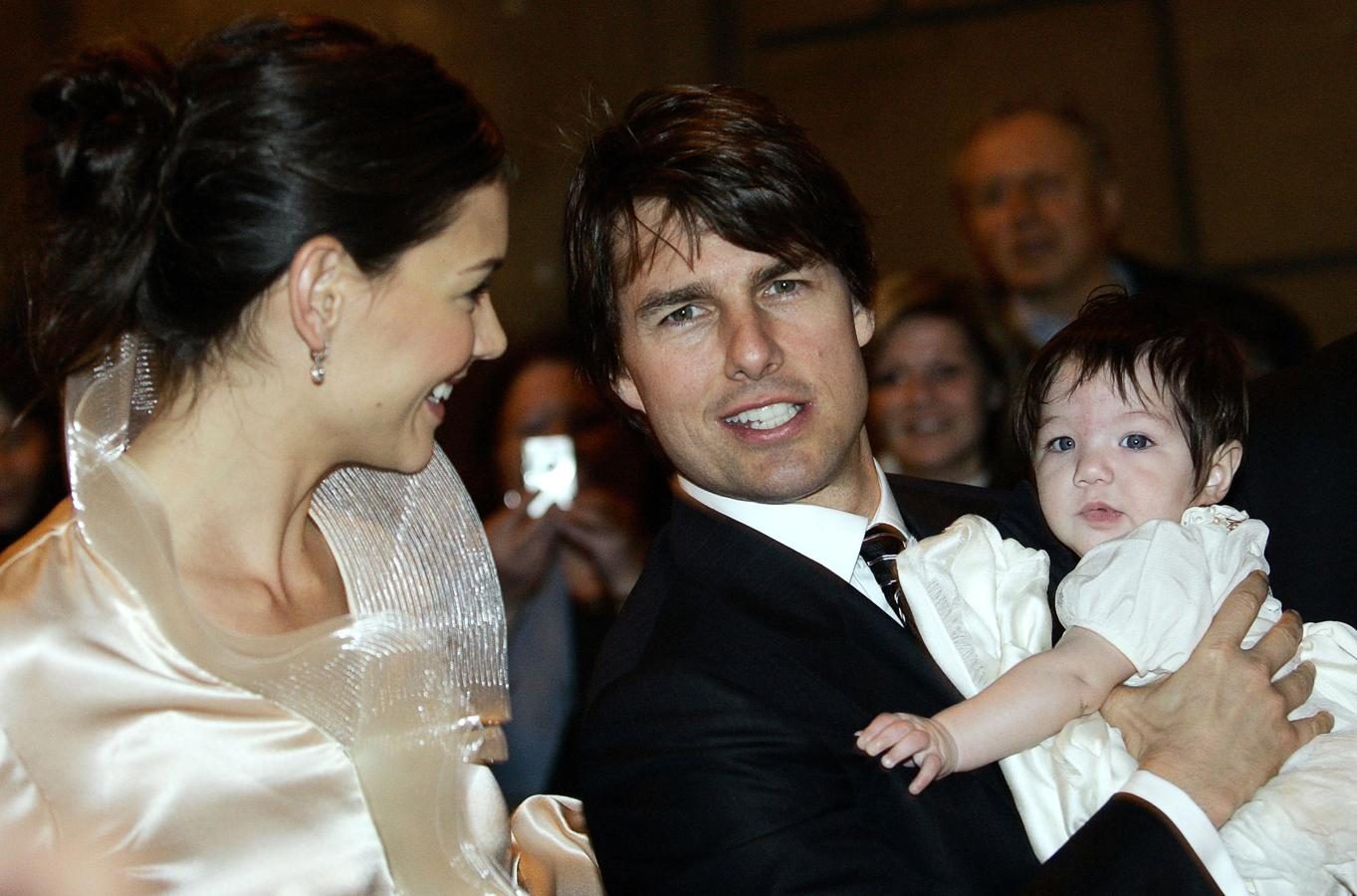 Katie-Holmes-Tom-Cruise-Suri-Cruise