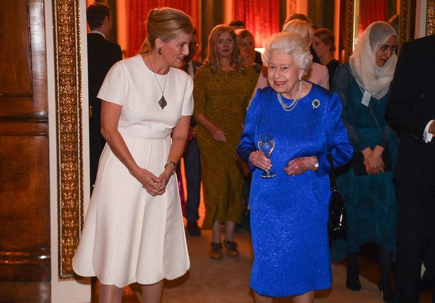 Reina-Isabel-y-Sophie-3