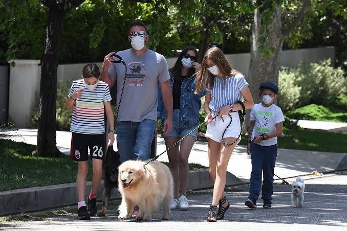 Ana de Armas con Ben Affleck y sus hijos