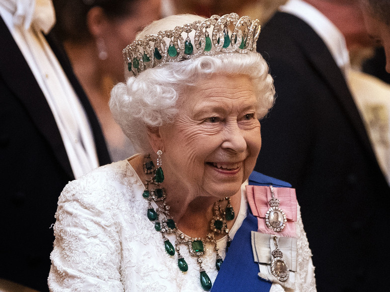 reina Isabel II