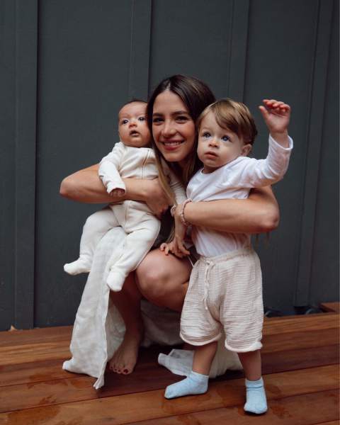 Sarah Kohan con Noah y Nala