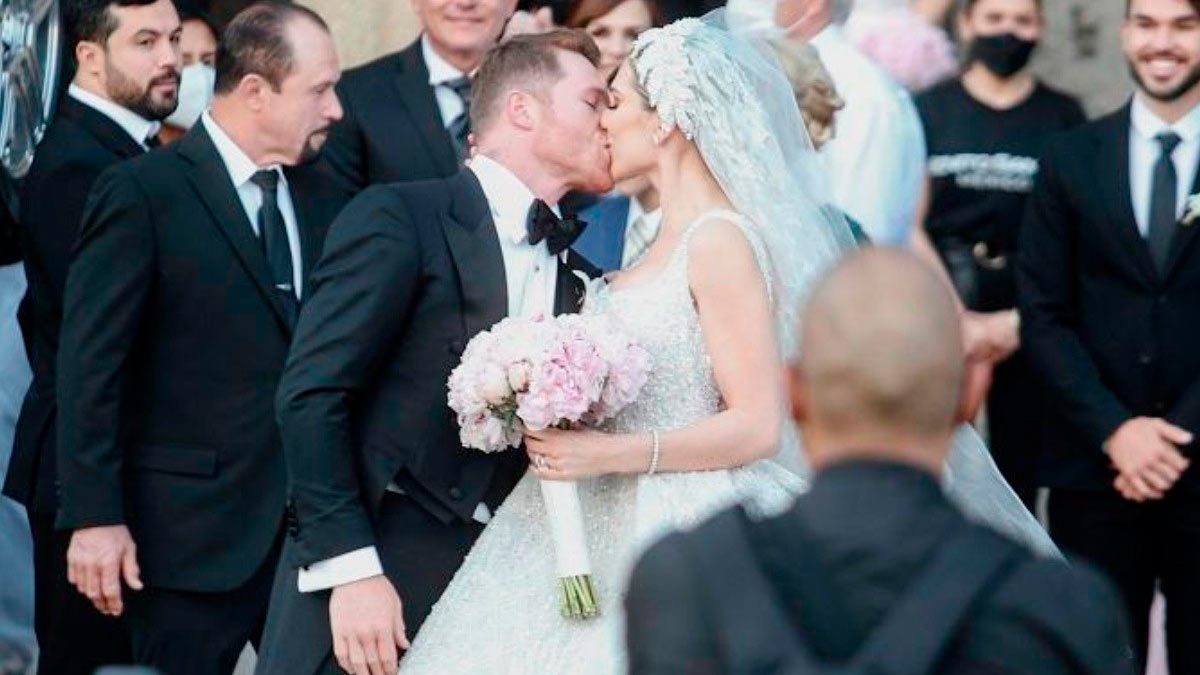 Beso-boda-Canelo-y-Fernanda
