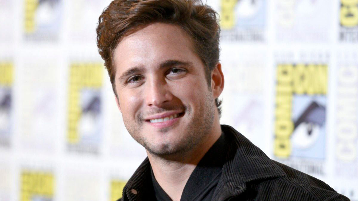 Diego Boneta ya no esconde su amor por Renata Notni