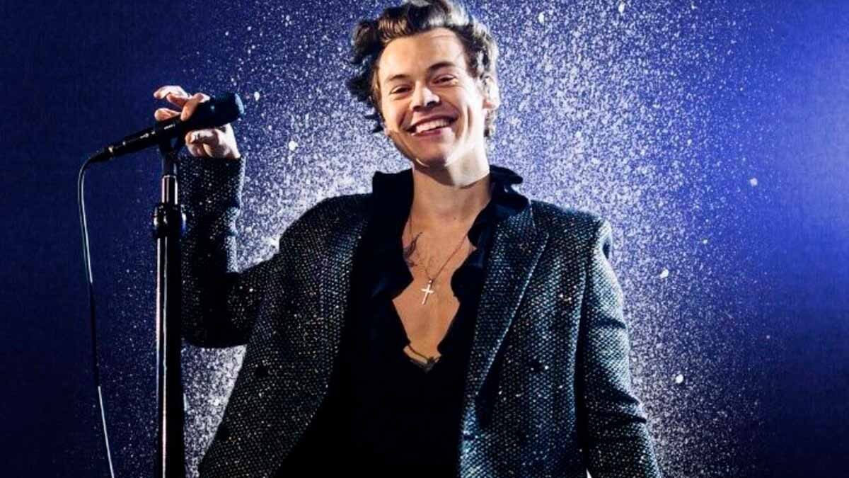 Harry-Styles-cantando
