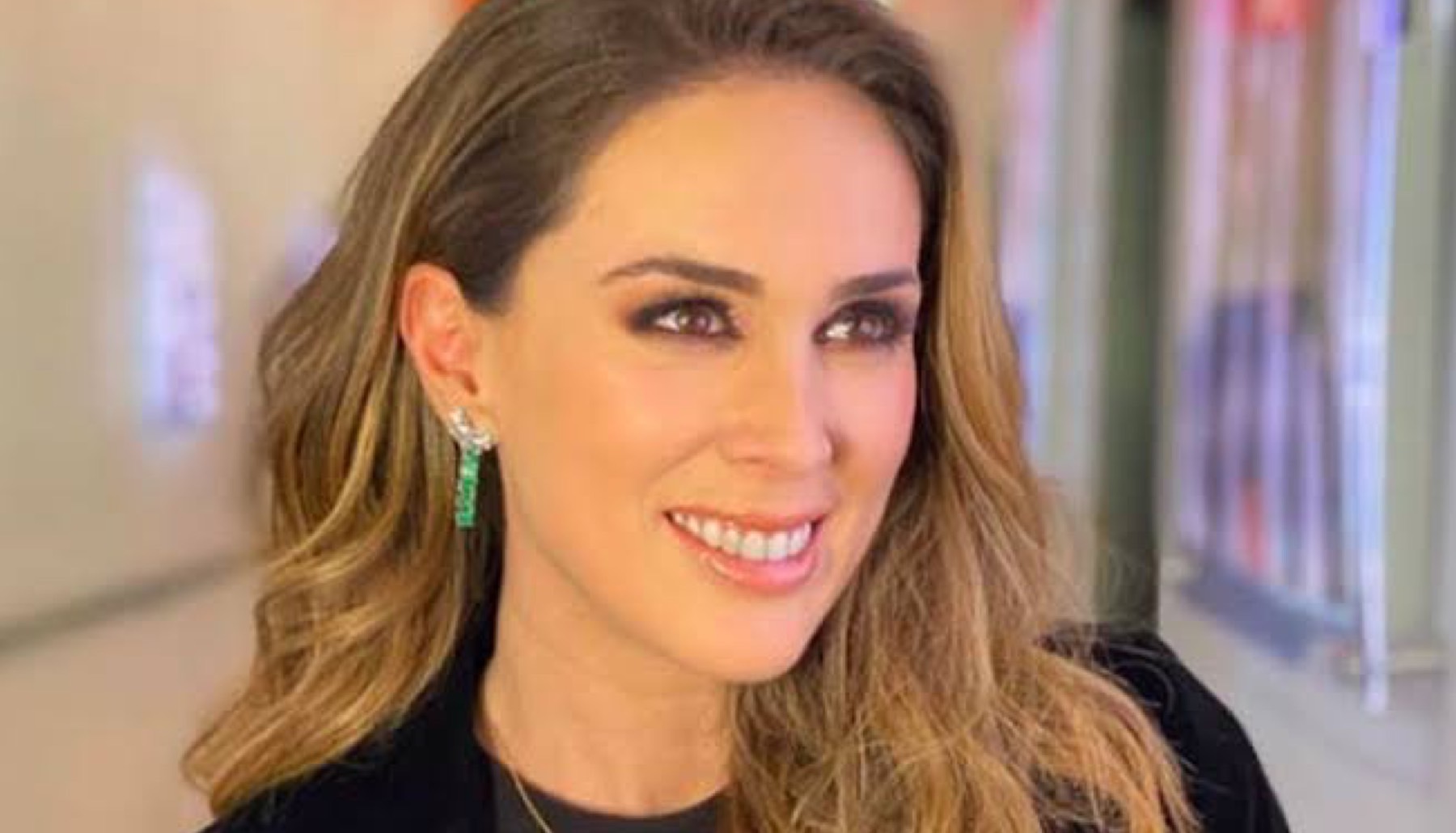 Jacky Bracamontes sorprende a su marido con una gran fiesta sorpresa
