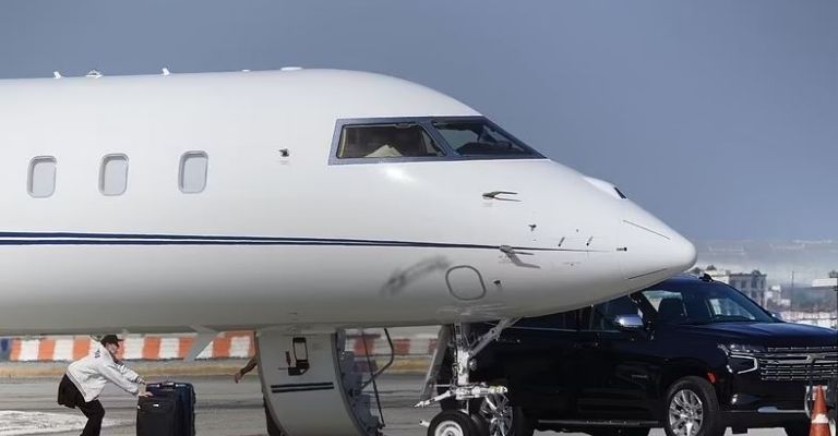 JLo-y-Ben-Affleck-avión