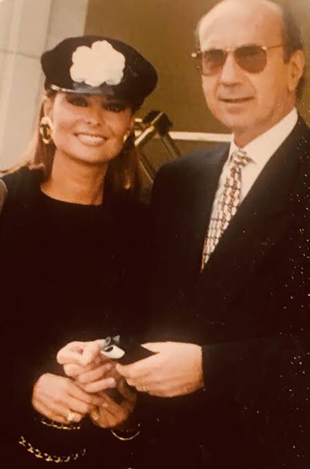 Lucia Miranda, esposa de Hugo López, con el.