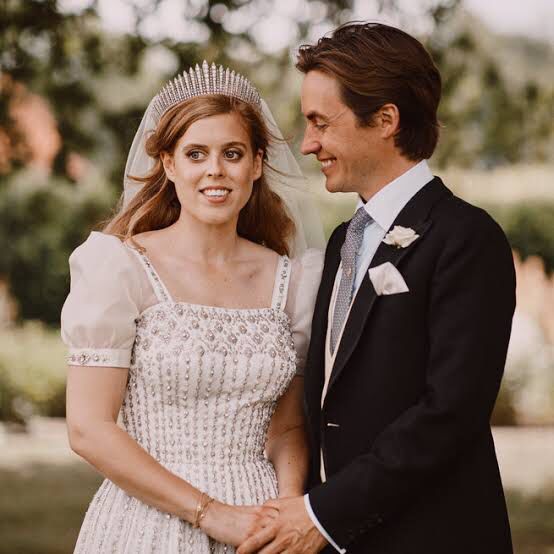 Beatriz de York y su esposo Edoardo Mapelli en su boda