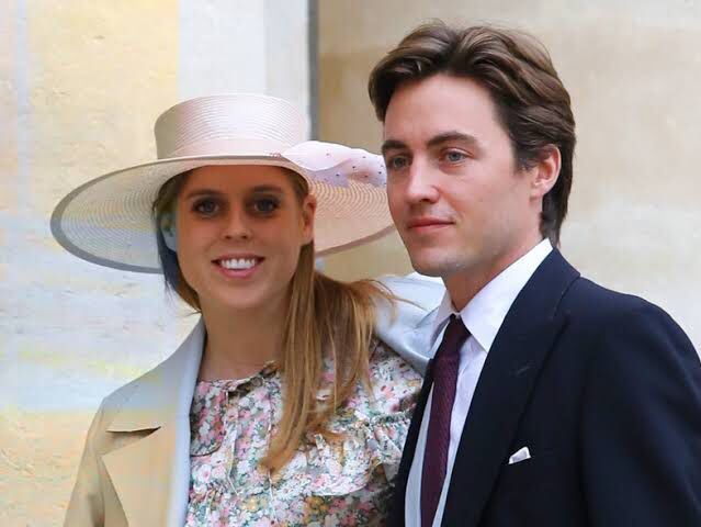 Beatriz de York y su esposo Edoardo Mapelli en su boda