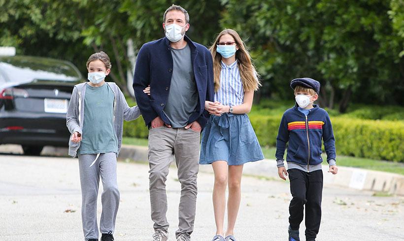 Ben Affleck con sus hijos Violet, Seraphina y Samuel