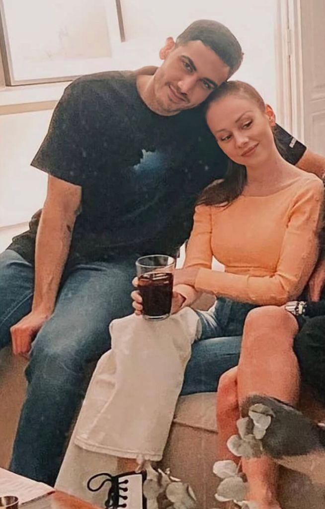 Ester Expósito y Alejandro Speitzer
