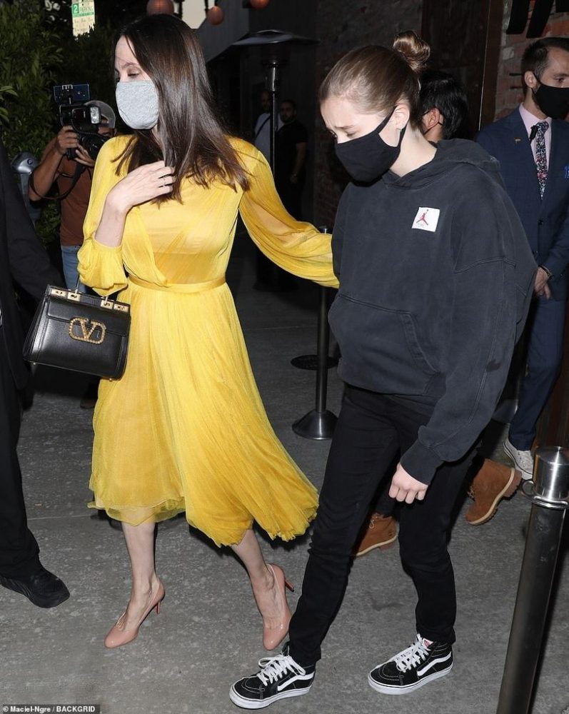 Angelina Jolie con su hija Shiloh