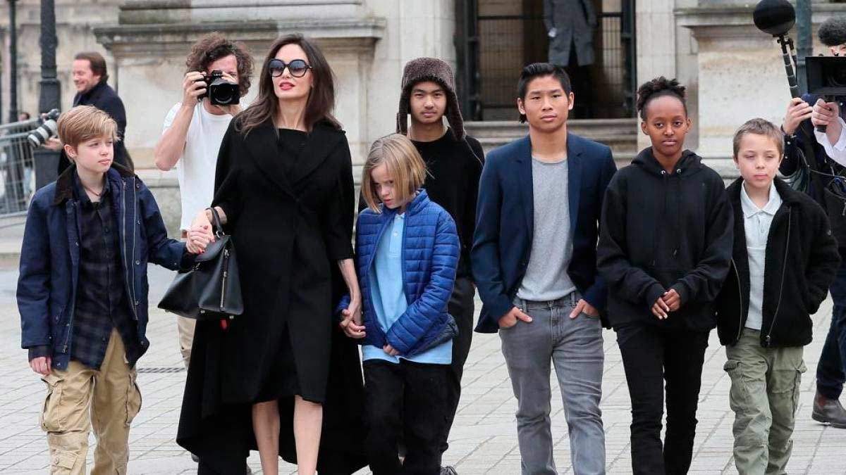 Angelina-Jolie-e-hijos